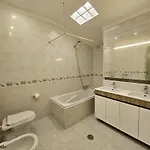 Jos Villa Near Marinaebeach